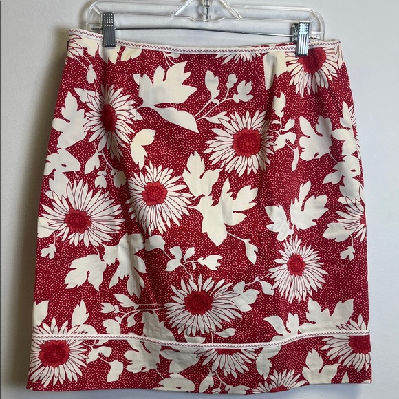 LOFT Red and White Floral Mini Skirt - Picture 4 of 4